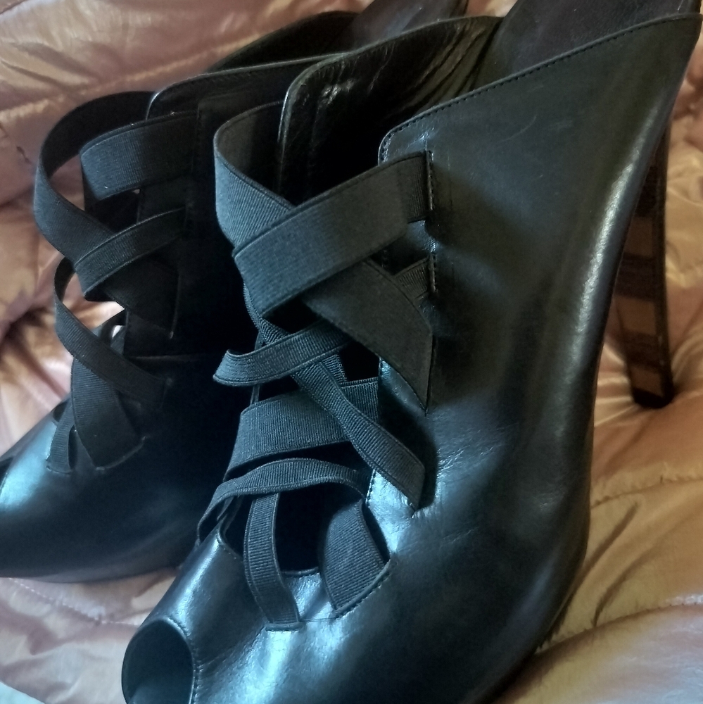 Georgina Goodman Designer peep toe stillettos